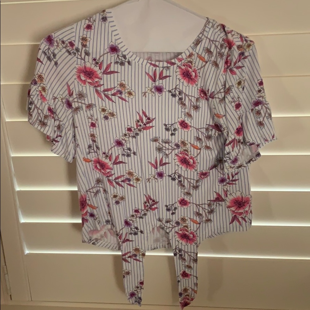 Floral shirt w a tie
